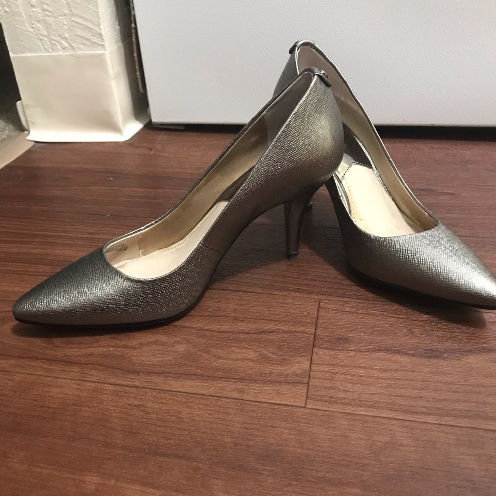 SOLD! MICHAEL Michael Kors size 7 heels